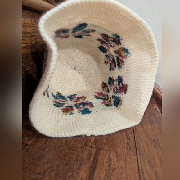 Y2K Multicolor Crochet Wool Ivory Bucket Hat, Granny Star Quilt Design OS - Picture 7 of 10